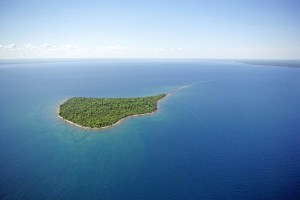 LUCE CHOULES – In Land An Island